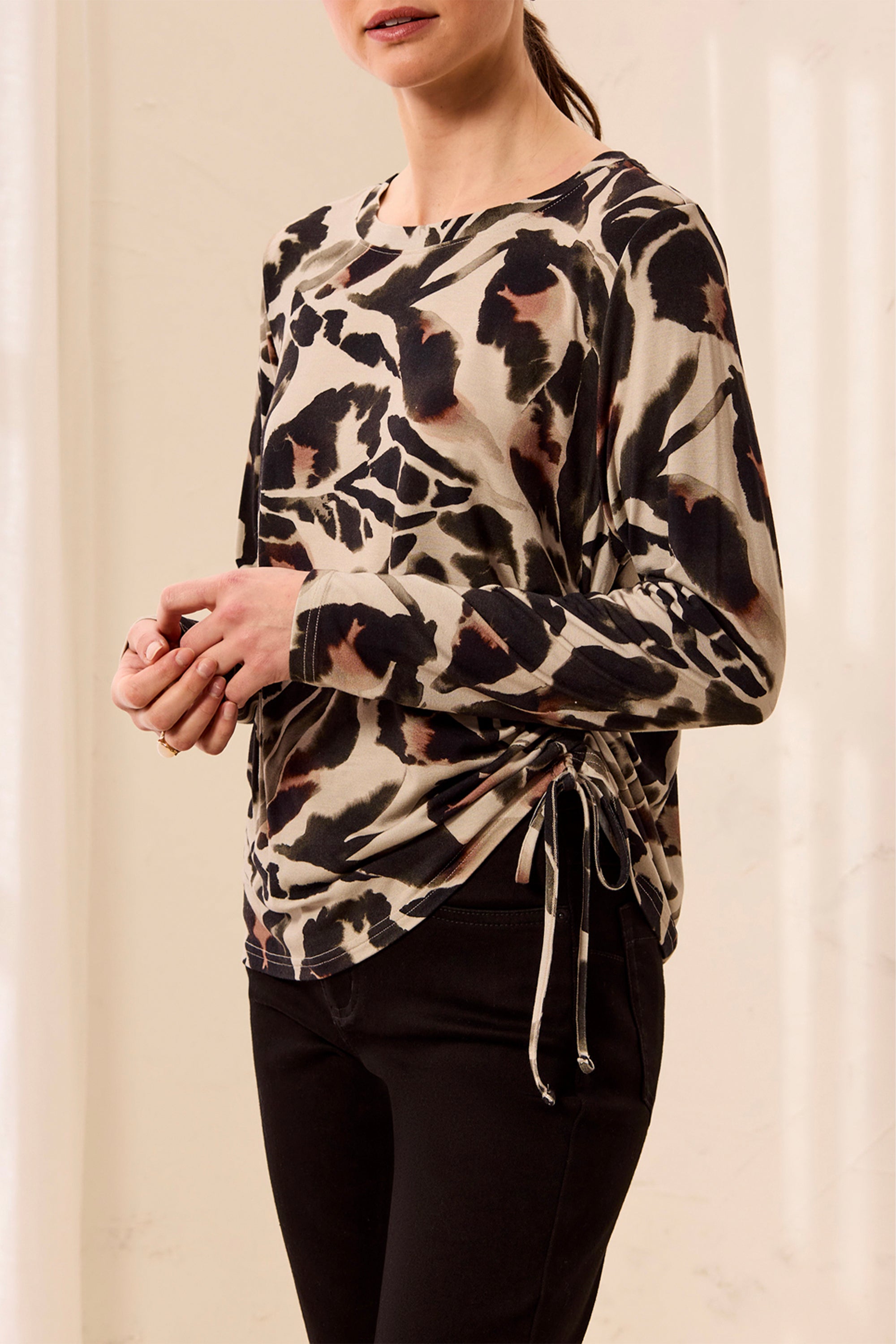INK BLOT FLORAL LS SIDE DRAWSTRING TOP – Aldila Boutique