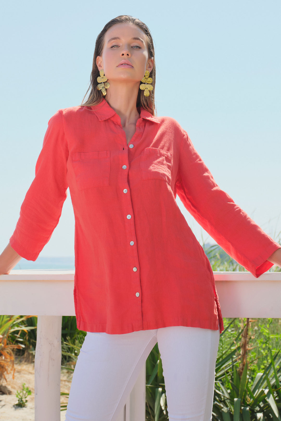 Dolcezza Summer 2024 Expertly crafted with linen, our versatile blouse shirt offers you a relaxed fit and classic elements such as a front button closure, button cuffs and chest pockets. 