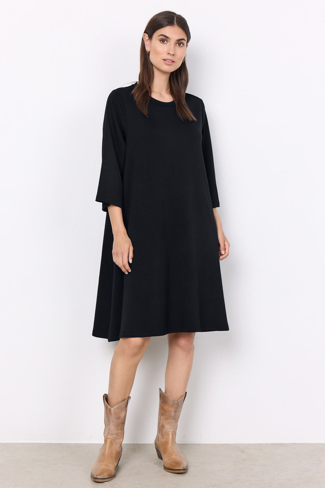 BLACK DRESS WITH POCKETS