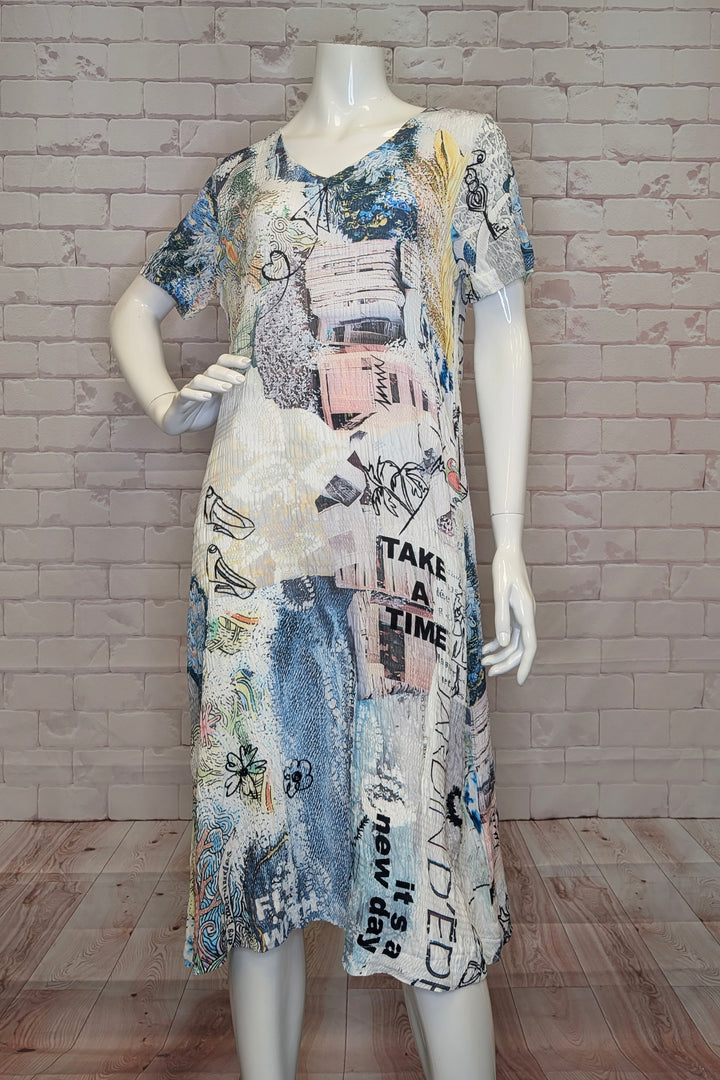 COLLAGE CRINKLE SS KEYHOLE BACK DRESS