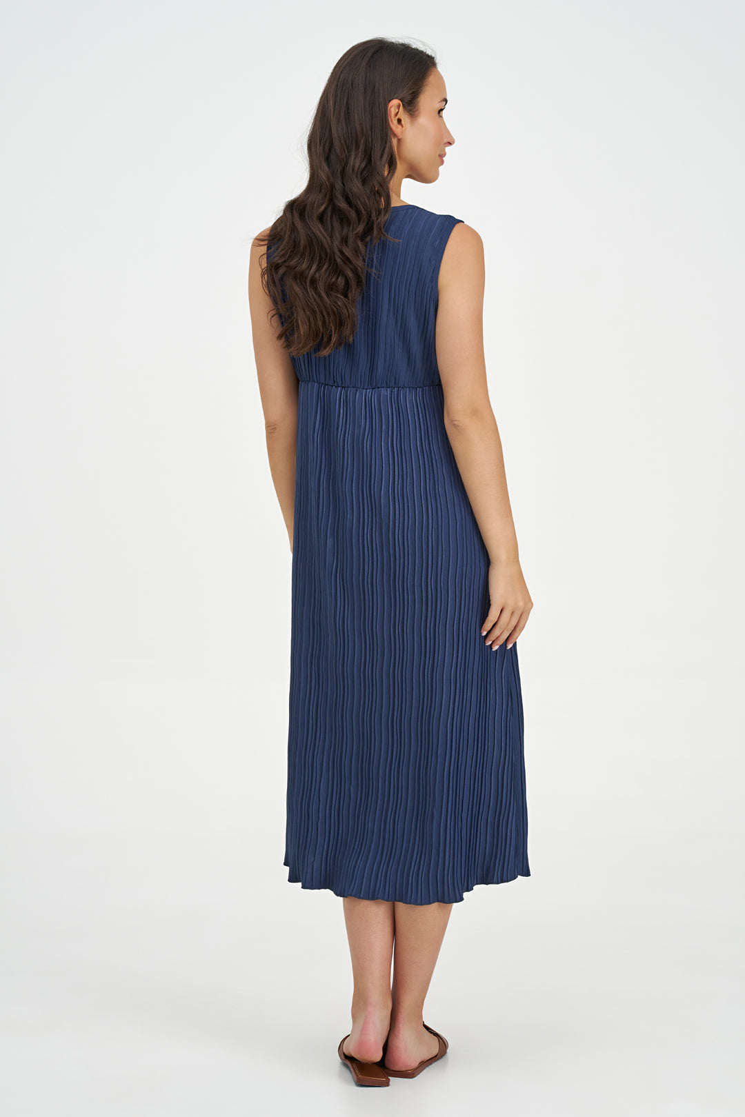 CRINKLE PLEATED SLEEVELESS DRESS