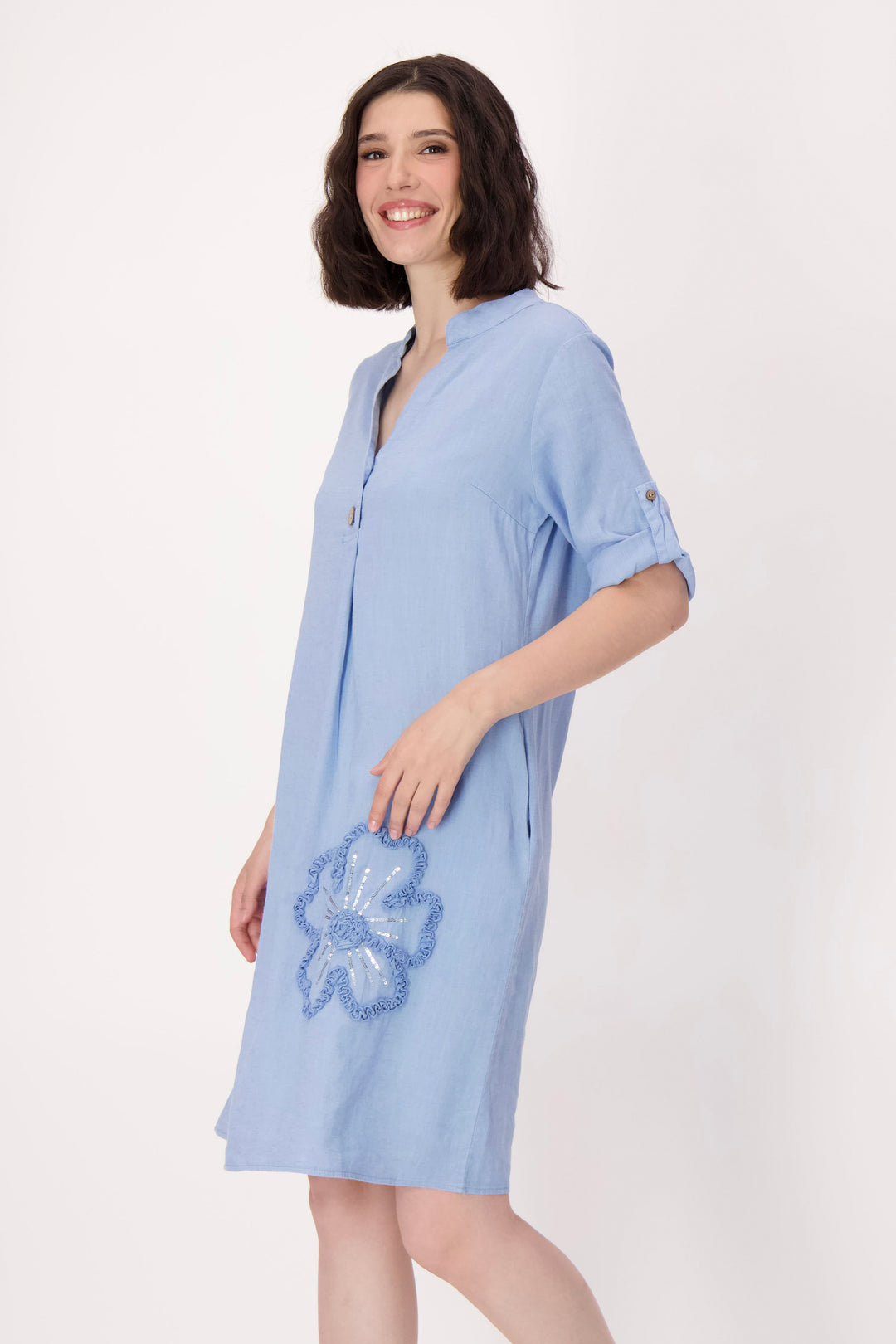 BLUE TAB SLEEVE DRESS WITH FLOWER APPLIQUE