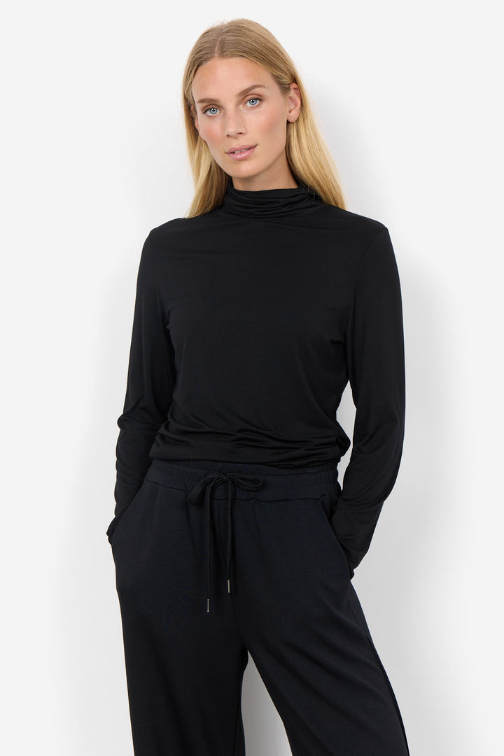 Soya Concept Fall 2025 
Made from soft and lightweight material, this basic t-shirt style top features a flattering turtleneck. Keep it light, simple and clean while pairing it with your favourite casual jeans for a comfortable and stylish outfit.