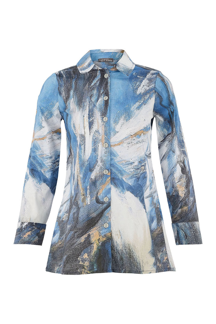 Dolcezza Fall 2025 
Its A-line silhouette and contrast hi-lo hemline create an effortlessly elegant shape, while the blue brushstroke painting print adds an artistic touch.