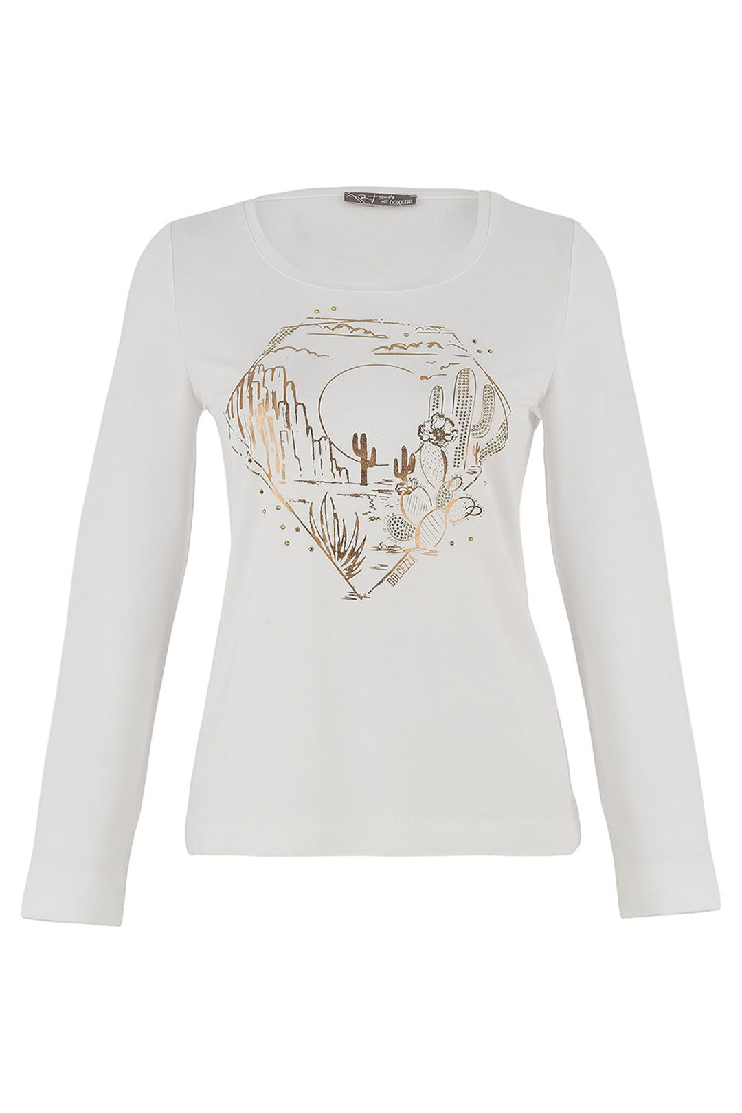 Dolcezza Fall 2025 
Guaranteed to bring style and earthy charm to your wardrobe, this lightweight and simple top is just the ticket.