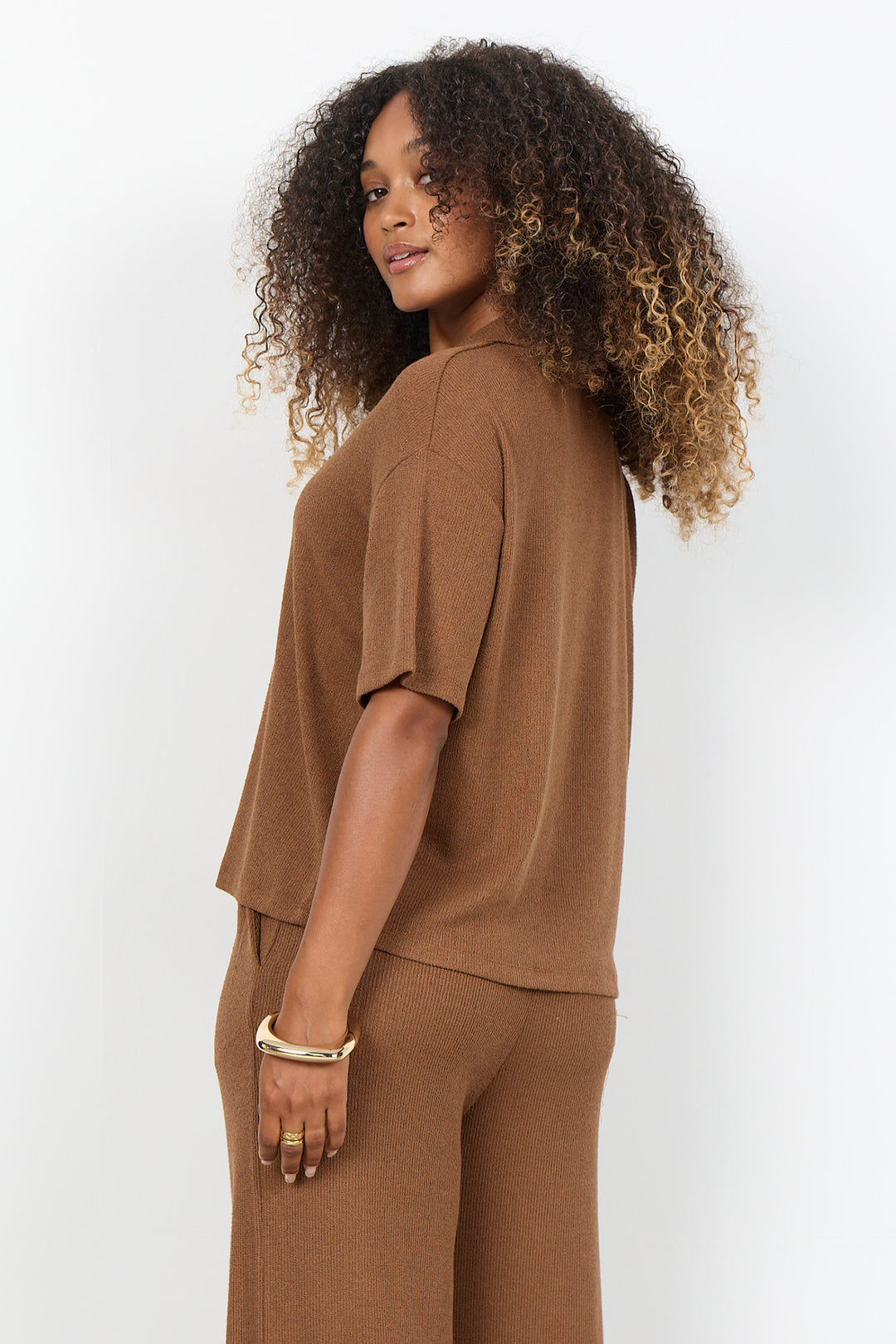 RIBBED SS COLLARED TOP