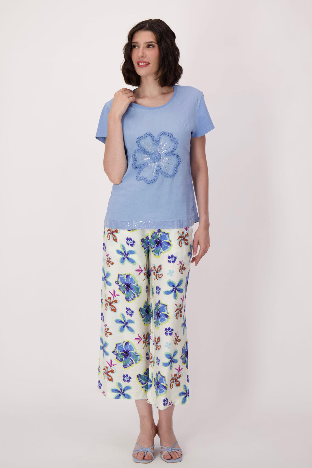 FLOWER APPLIQUE JERSEY BACK TEE