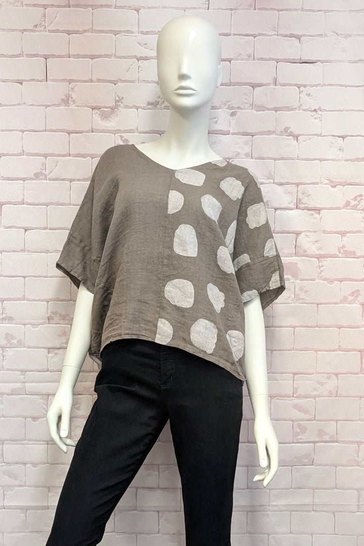LINEN V-NECK TOP