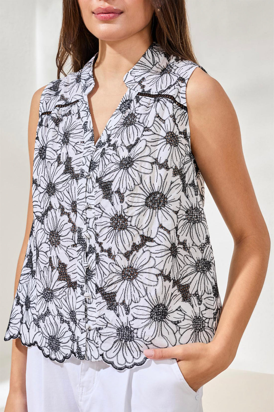 SLEEVELESS FLORAL EMBROIDERED BLOUSE