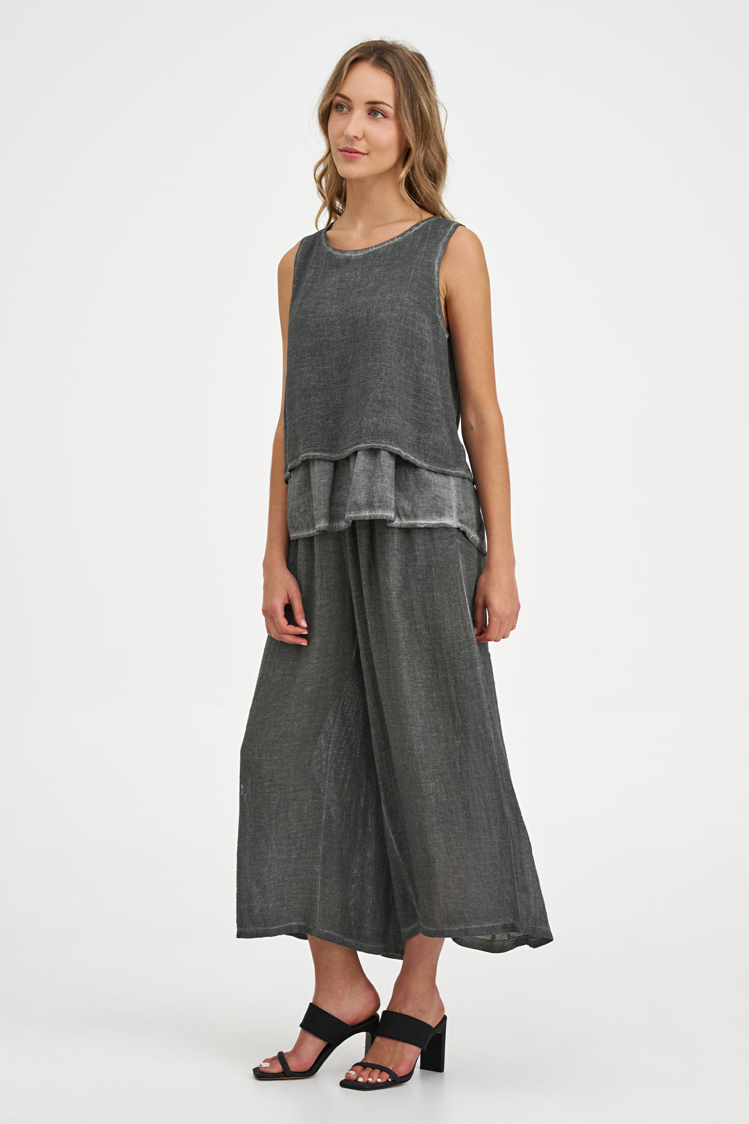 LAYERED BACK SLIT SLEEVELESS TOP