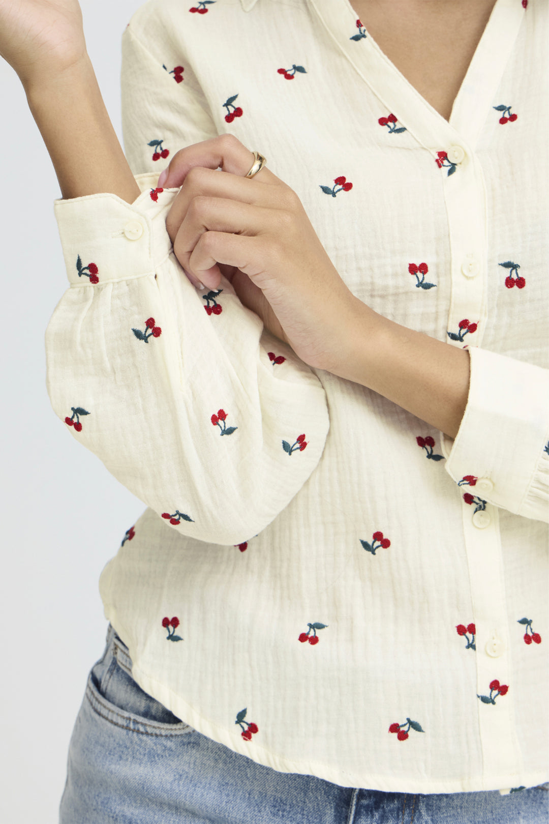 CHERRY EMBROIDERED GAUZE BLOUSE