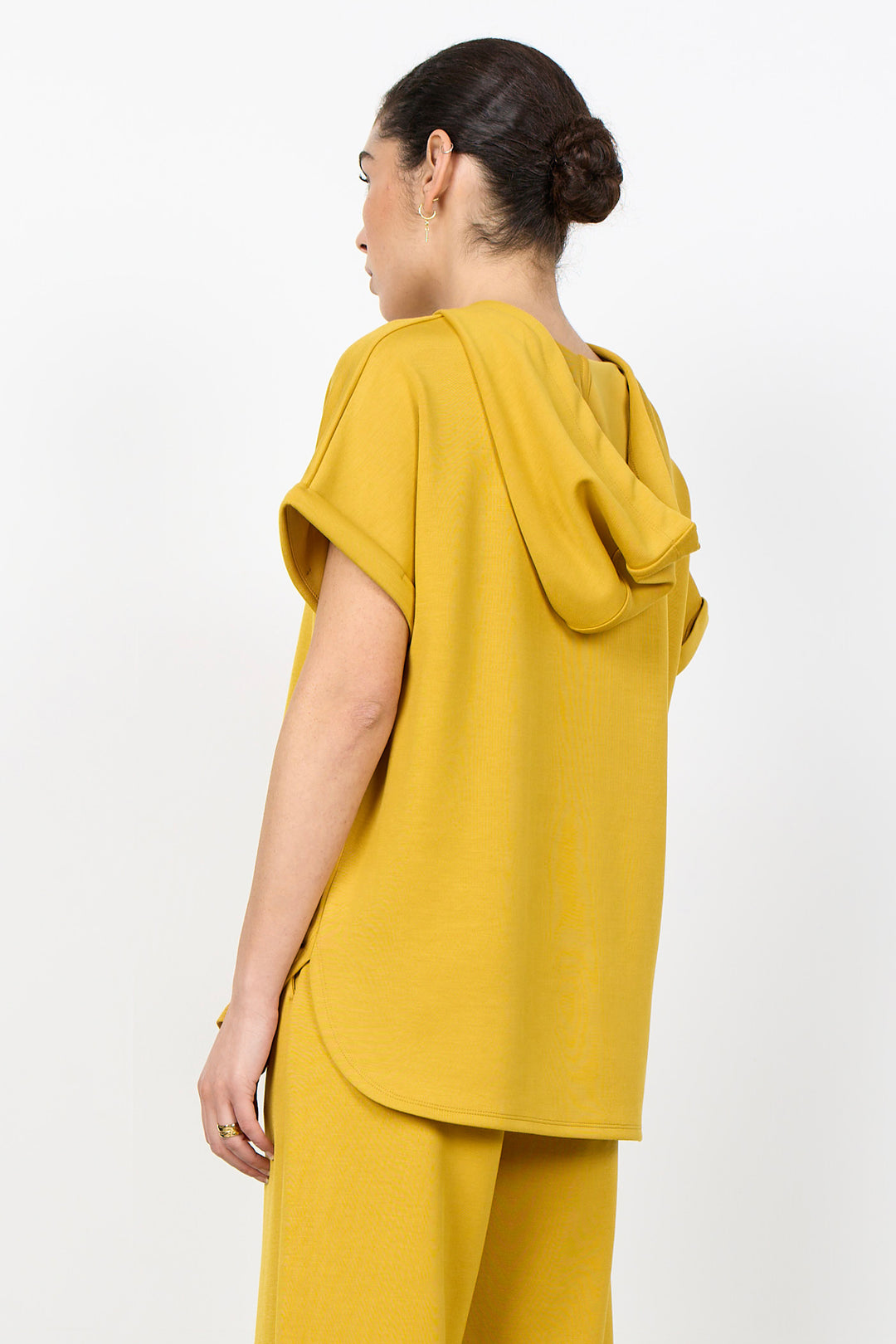 BANU SS HOODIE TOP