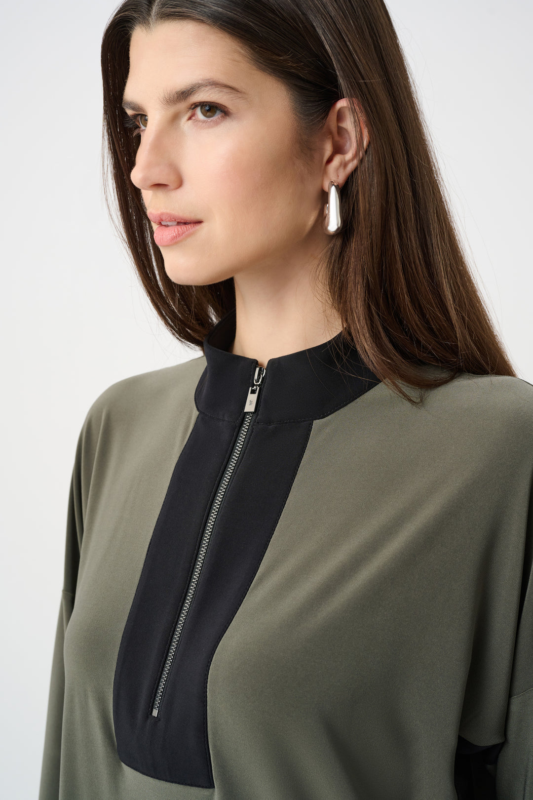 CONTRAST ZIP NECK LS DOLMAN TOP