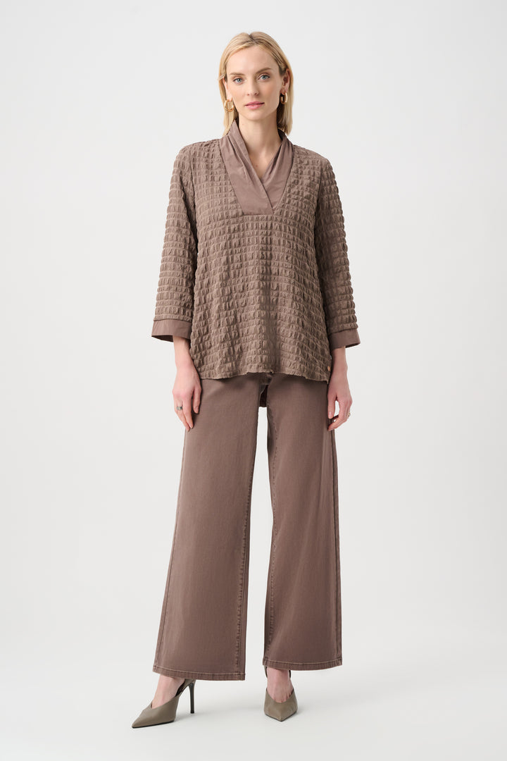 BUBBLE TEXTURED &amp; MEMORY V-NECK TOP