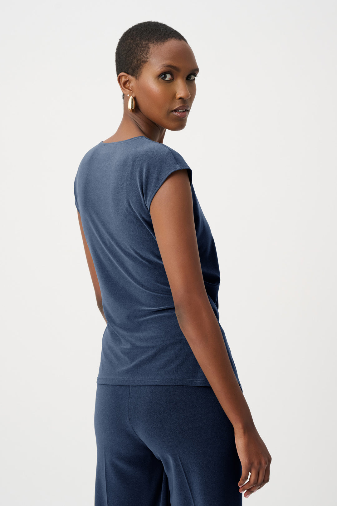 SLEEVELESS WRAP TOP