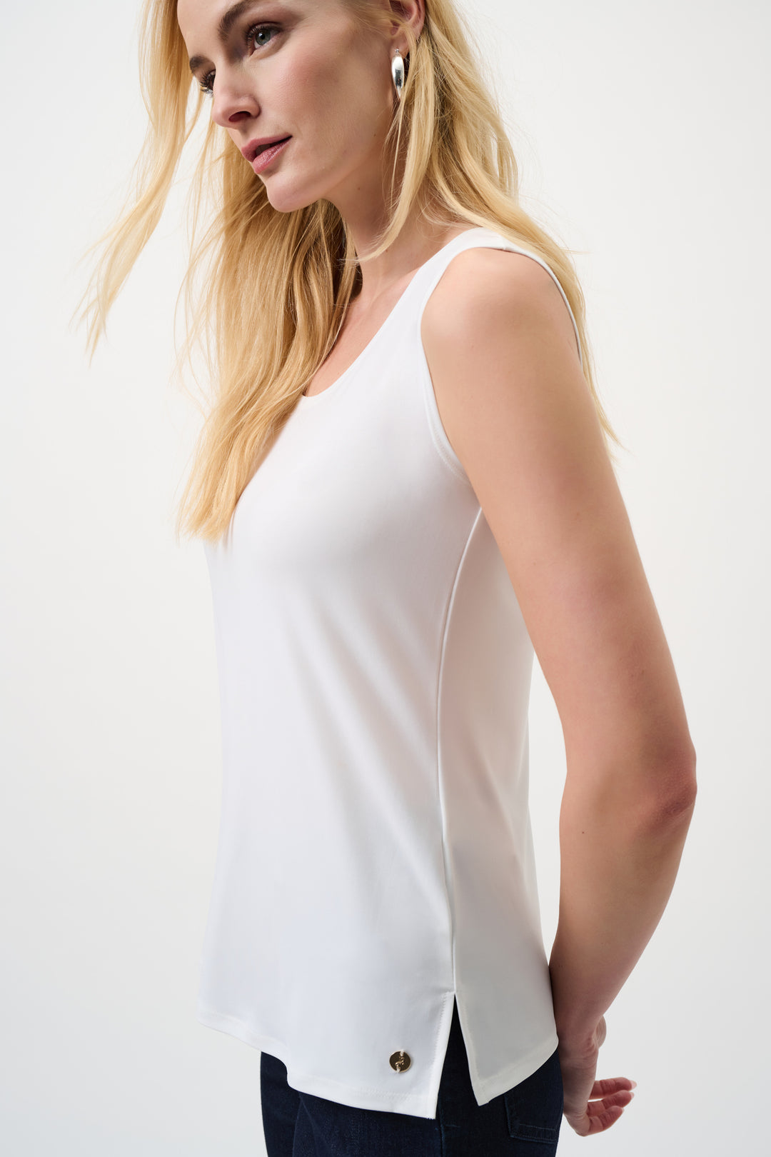 THE ESSENTIAL SCOOP CAMI