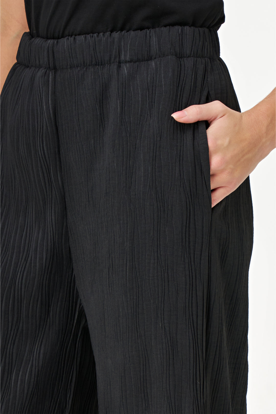 BLACK PLISSE PANT