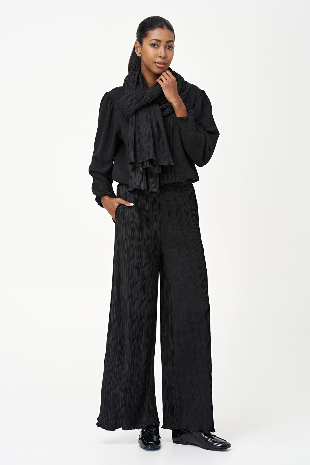 BLACK PLISSE PANT