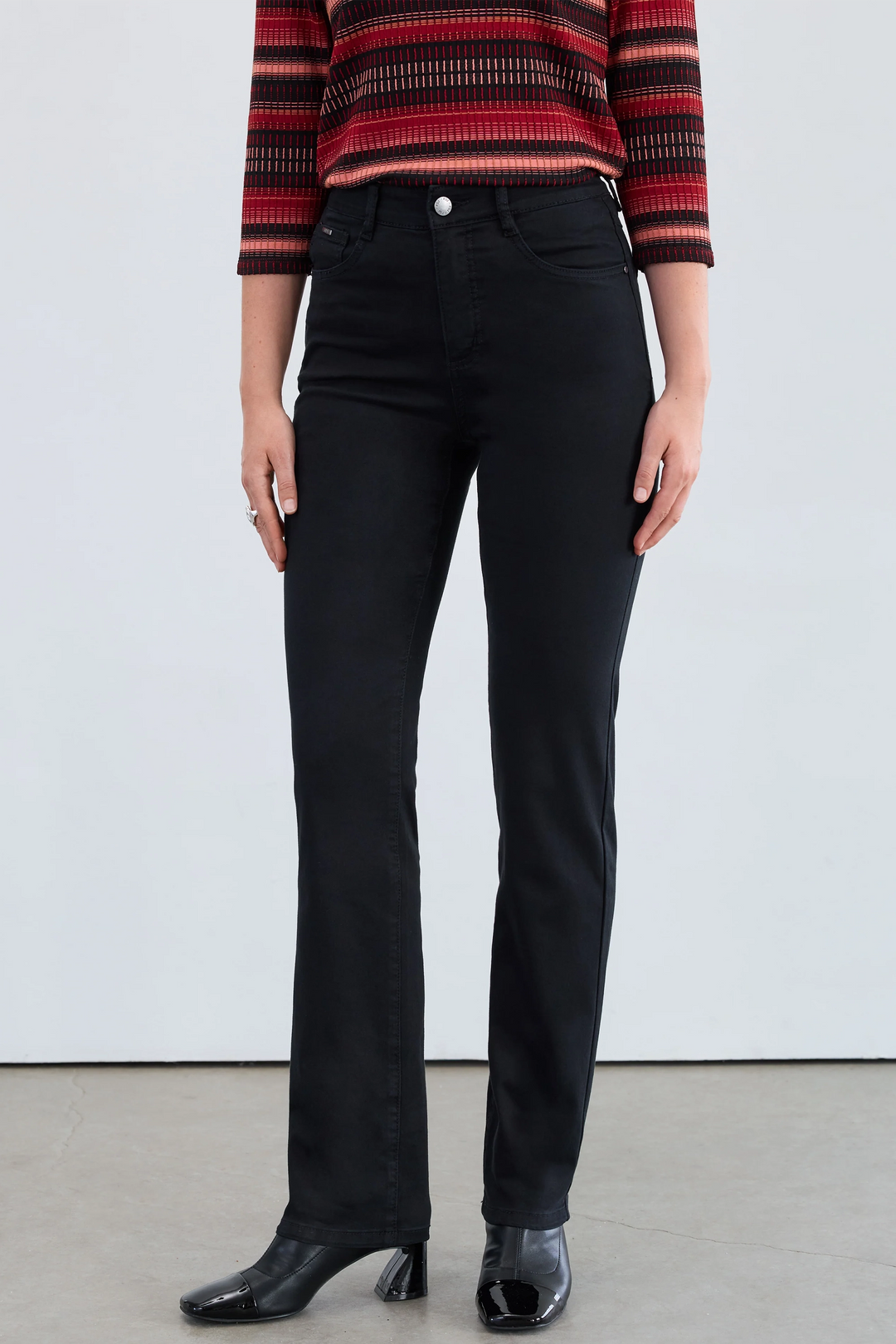 SUZANNE STRAIGHT LEG