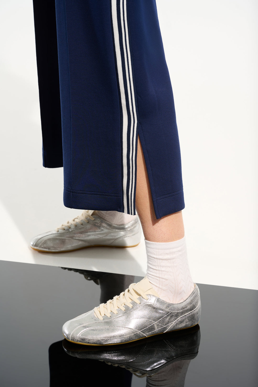 SCUBA JERSEY CROP PANT WITH STRIPE TRIM