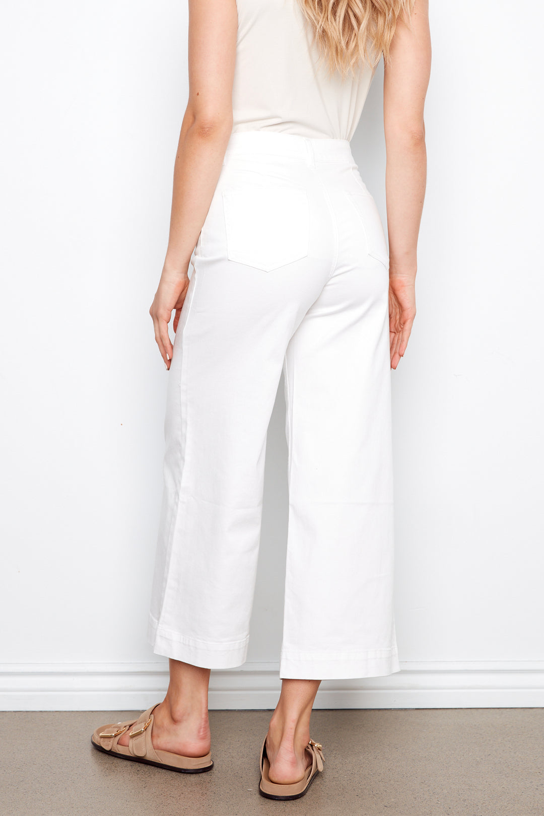 CROPPED PATCH POCKET FLARE JEAN