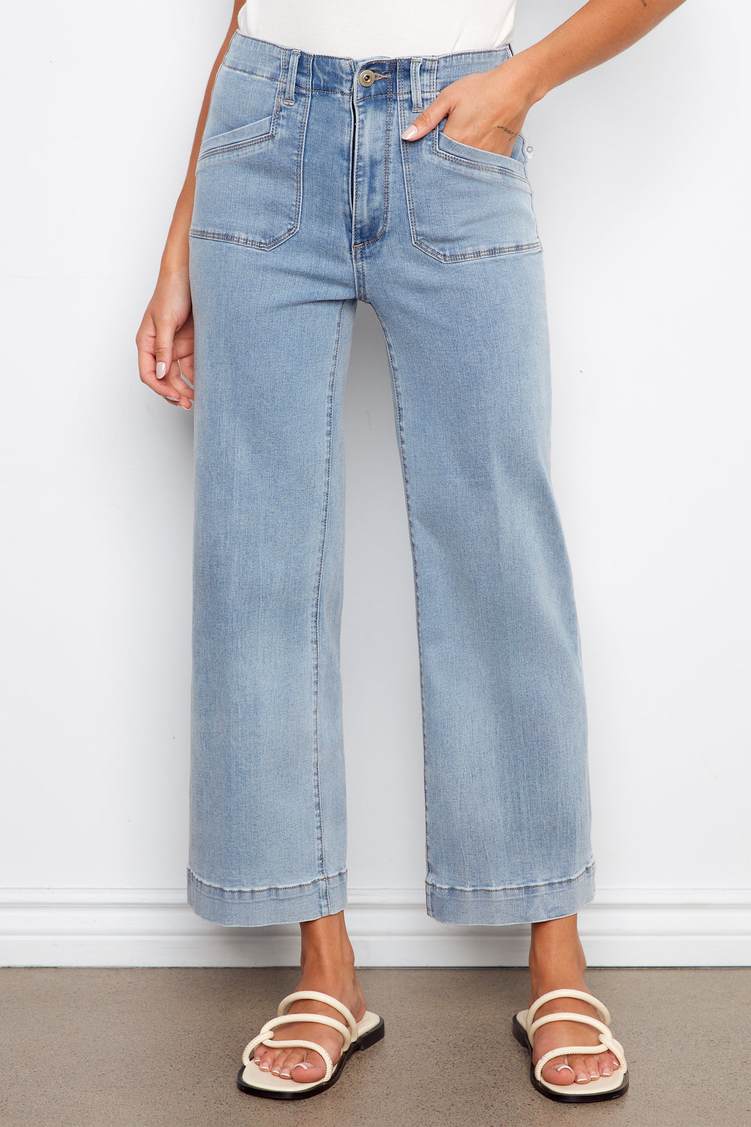CROPPED WIDE LEG JEAN