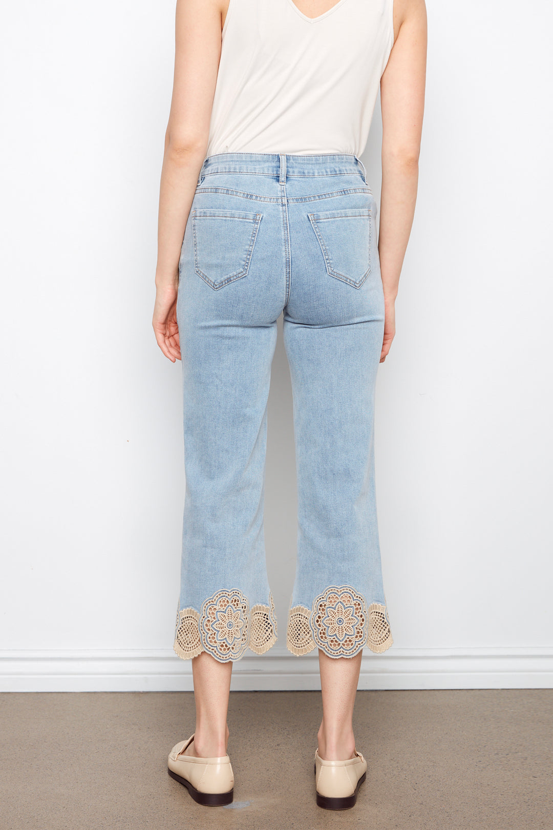 CROPPED FLARE JEAN WITH NATURAL FLORAL HEM