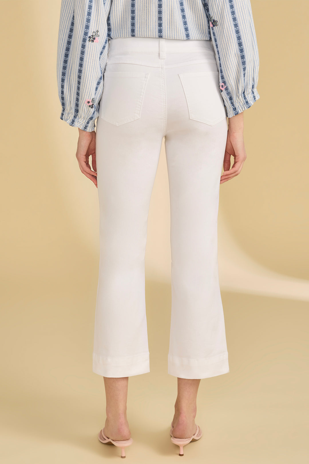 PULL ON BOOT CROP WITH BUTTON HEM