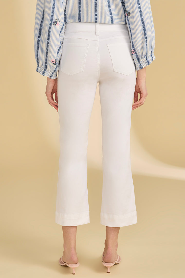 PULL ON BOOT CROP WITH BUTTON HEM