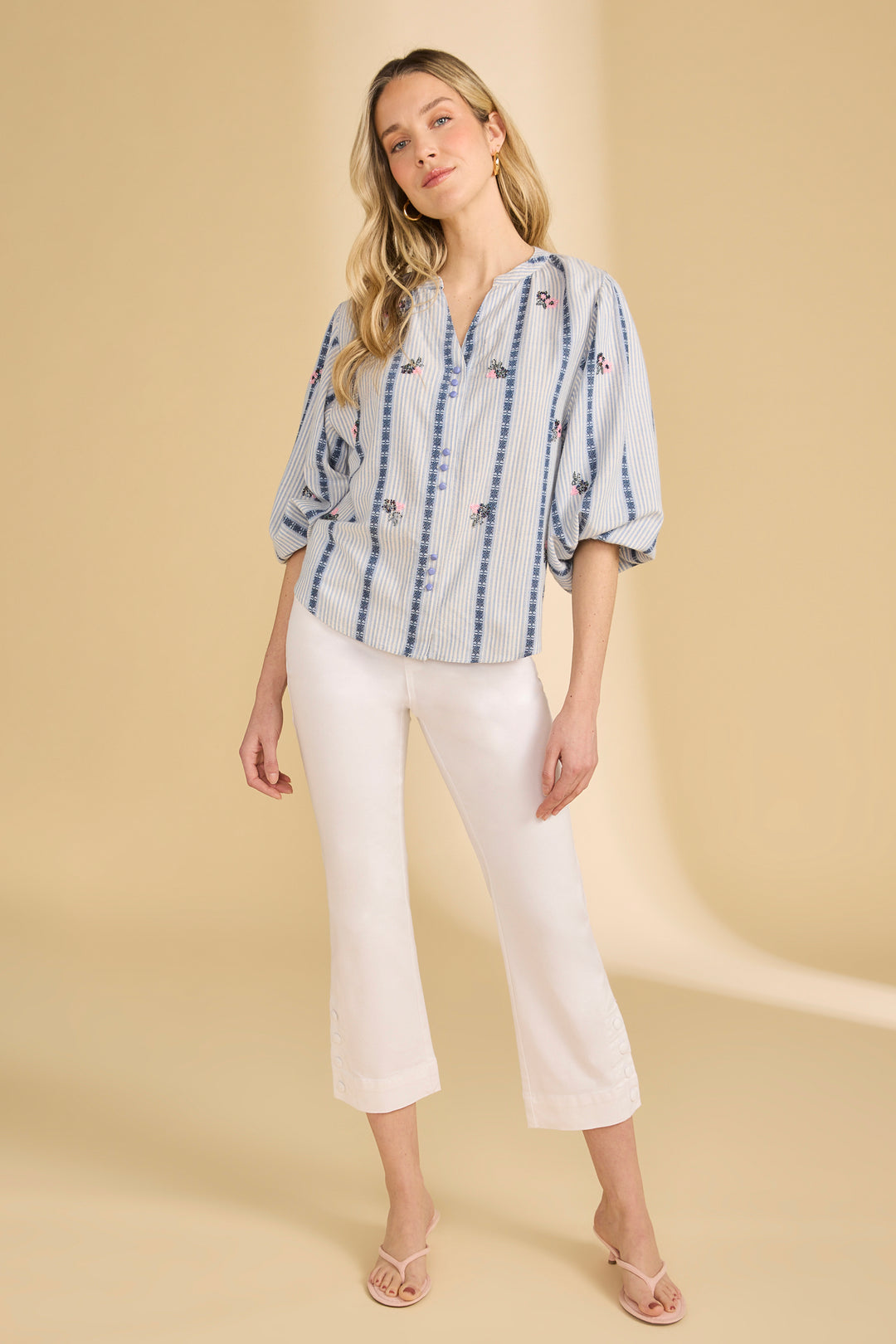 PULL ON BOOT CROP WITH BUTTON HEM