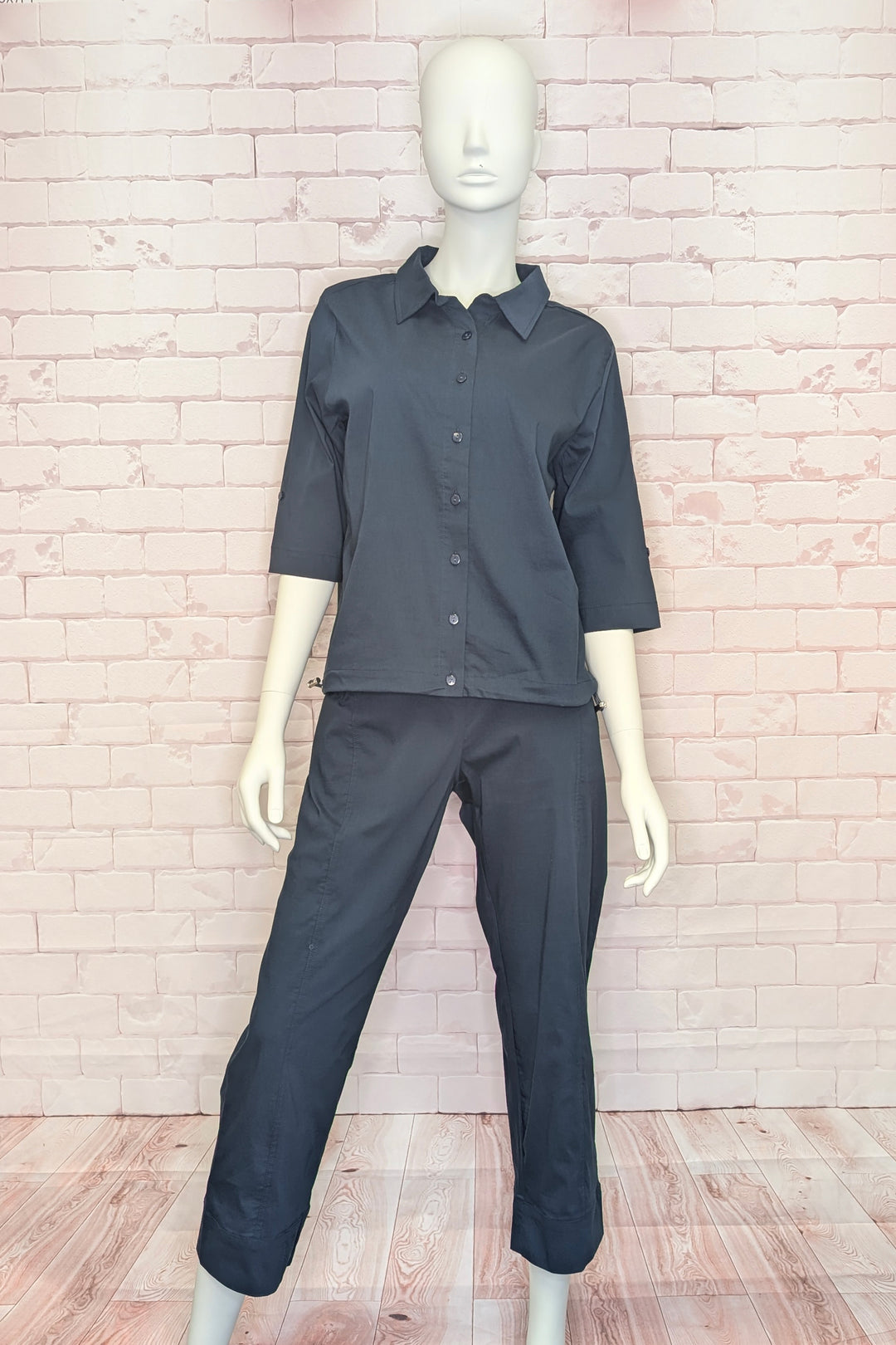 PULL ON CROP PANT