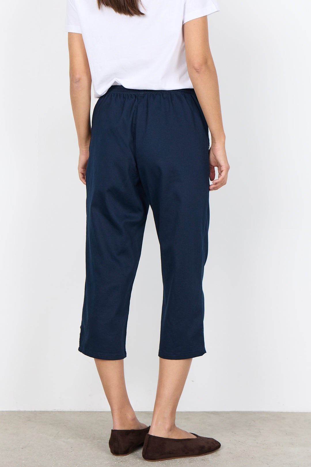 CAPRI WITH BUTTON DETAILS