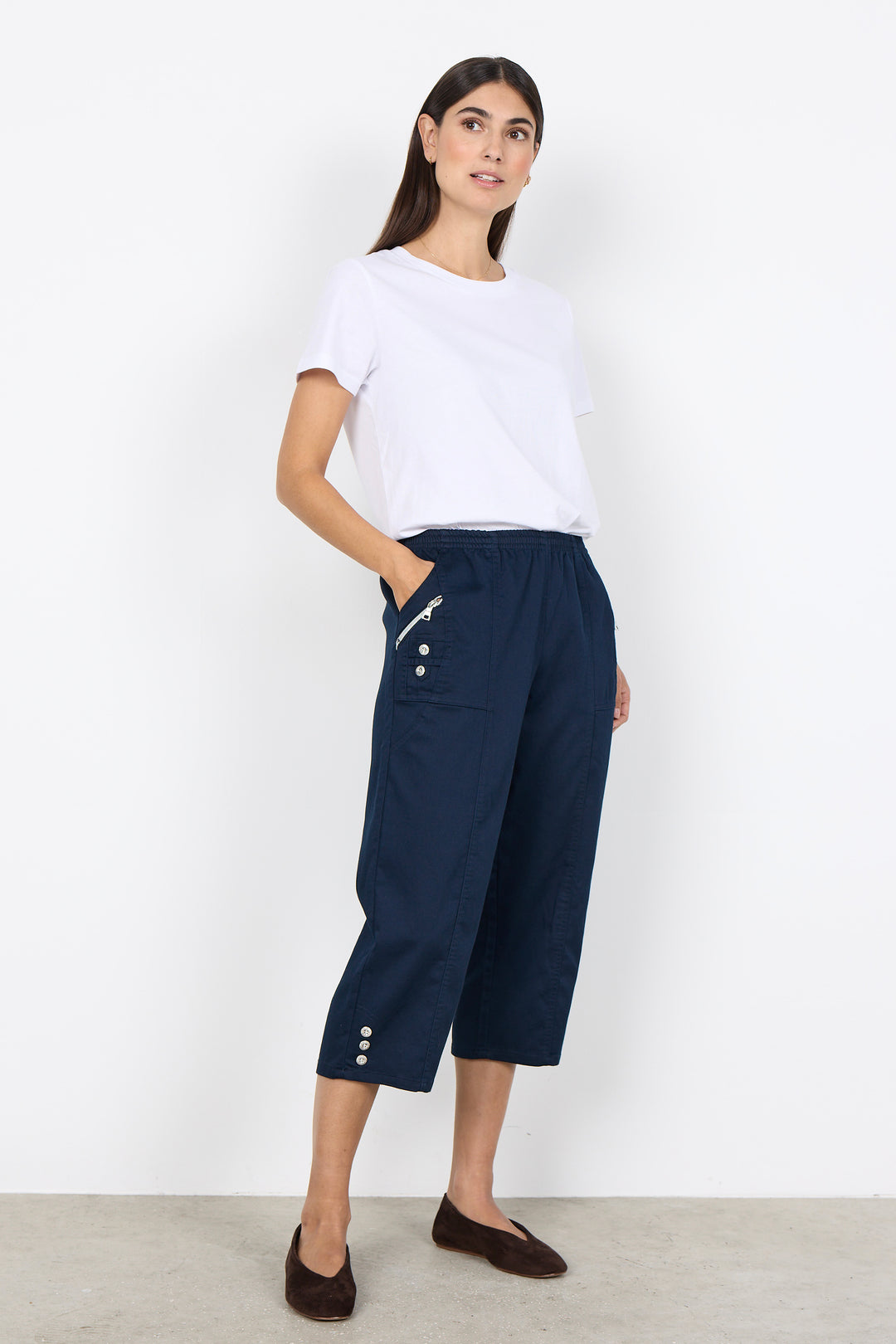 CAPRI WITH BUTTON DETAILS