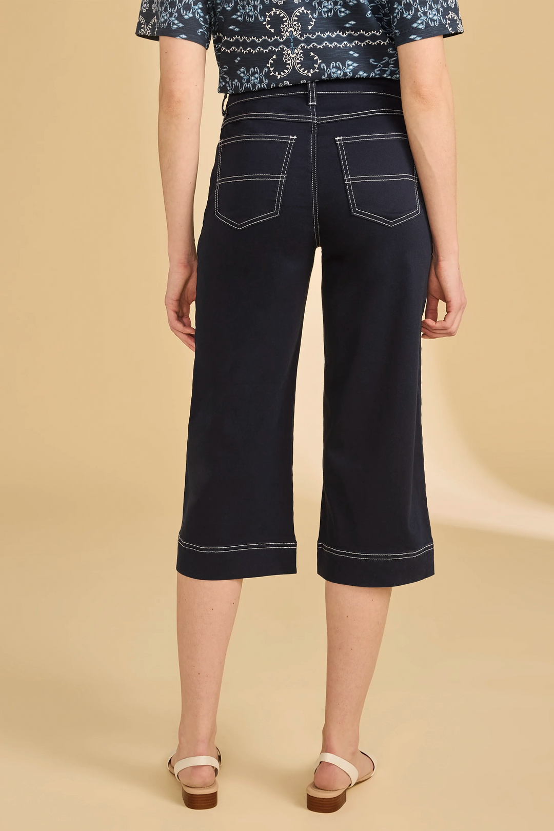 OLIVIA WIDE CAPRI WITH CONTRAST STITCHING