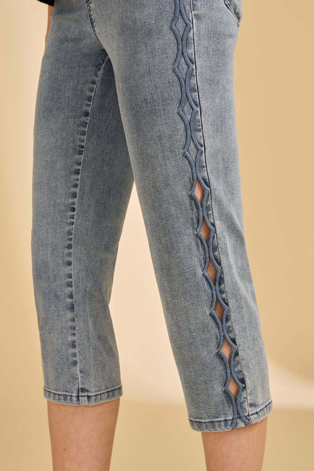 PULL ON CAPRI WITH EMBROIDERED &amp; CUTOUT SIDES