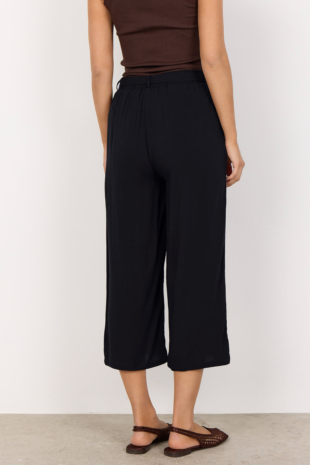 DRAWSTRING CROP PANT