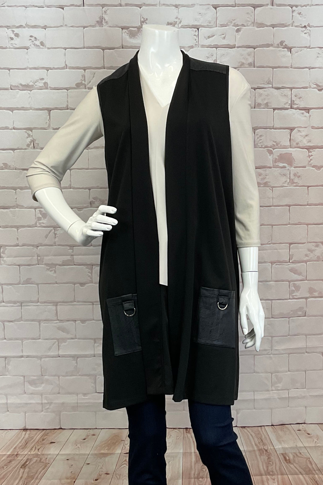 BLACK VEST WITH PATCH POCKETS