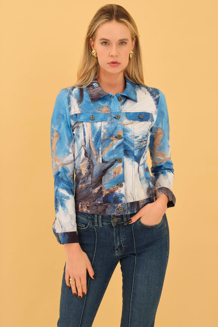 Dolcezza Fall 2025 
 Crafted by renowned Canadian artist Majella LeBlanc from Québec, this knit jacket features a flattering fit, breast pockets, front buttons and a classic collar. 