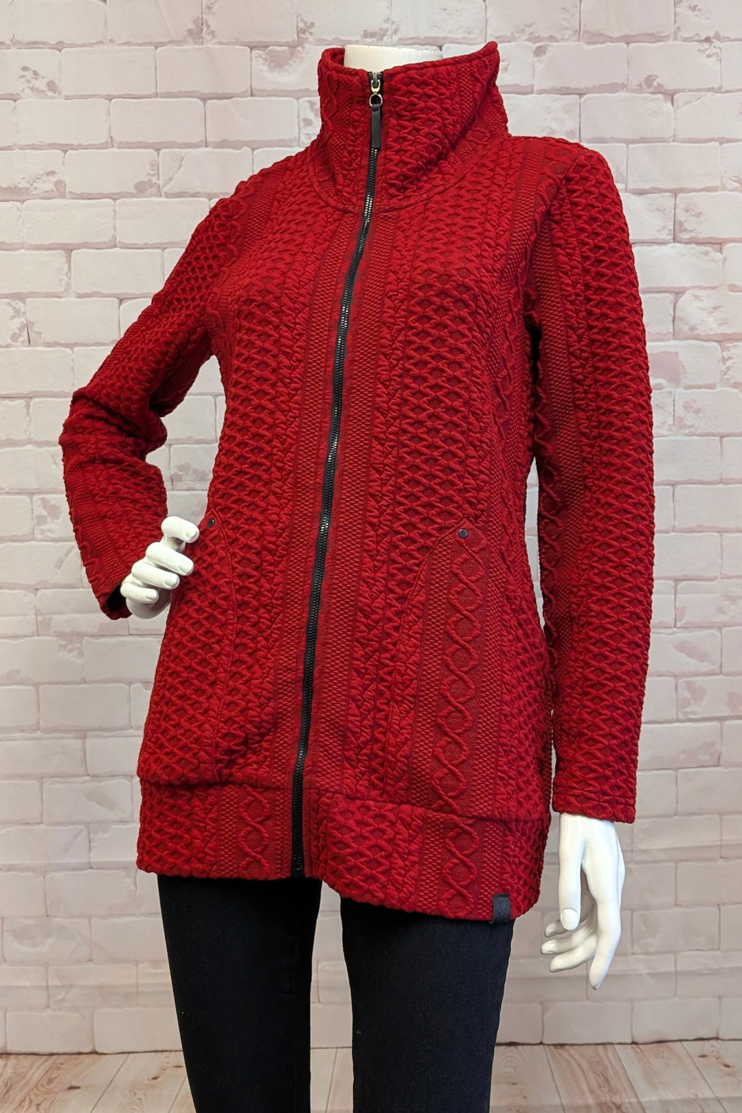 LONG EMBOSSED CABLE ZIP JACKET