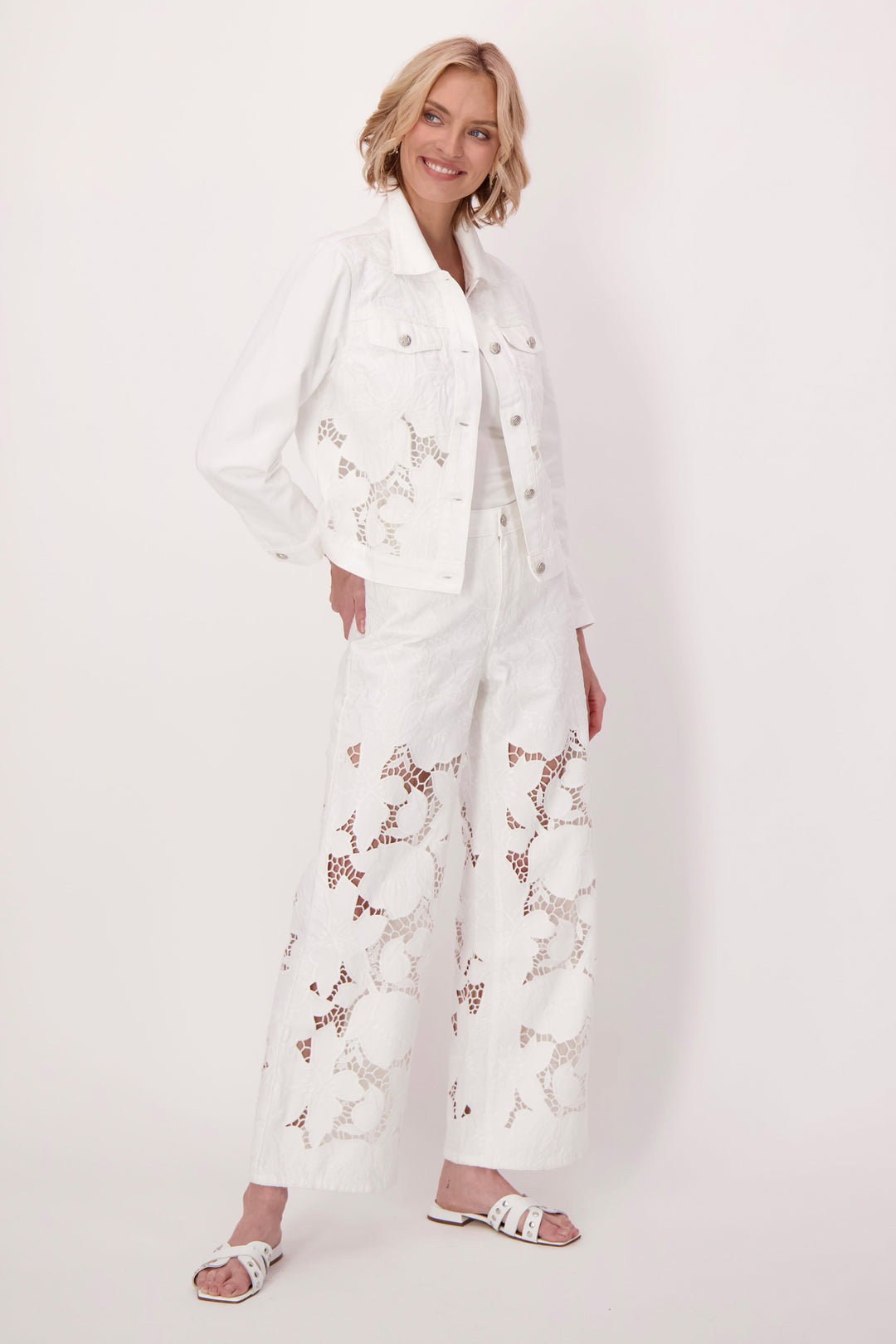 CUT OUT EMBROIDERED FLORAL JEAN JACKET