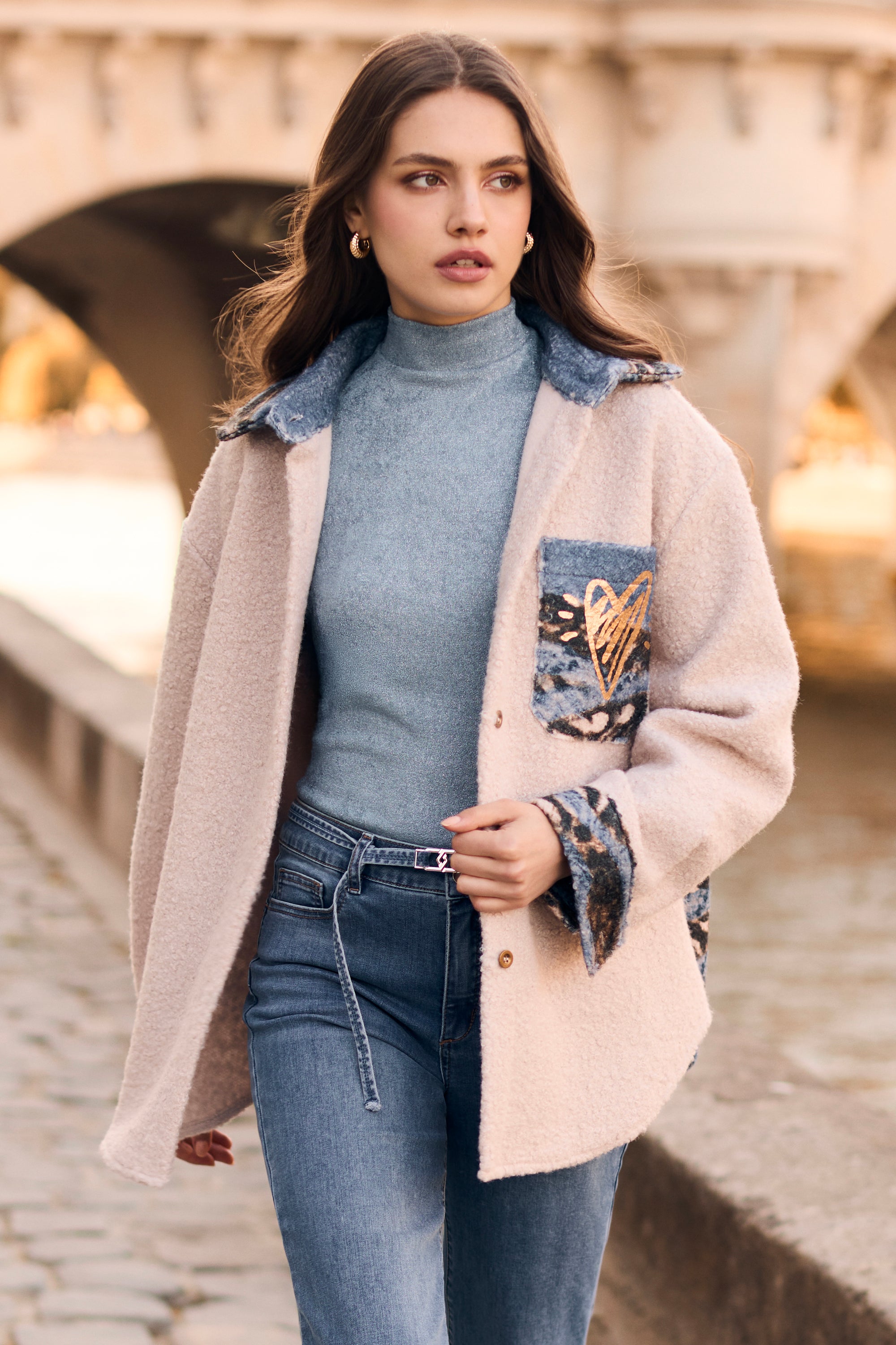 BOUCLE SHACKET WITH FACE PRINT BACK – Aldila Boutique