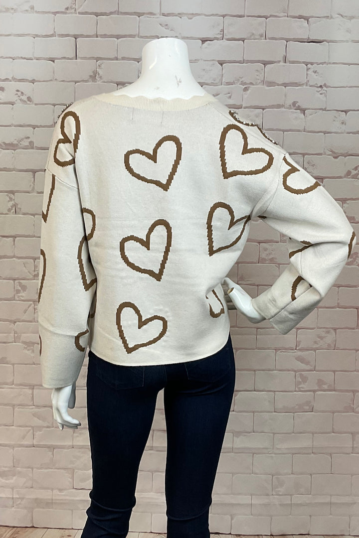 SCALLOP NECKLINE TOP WITH HEARTS