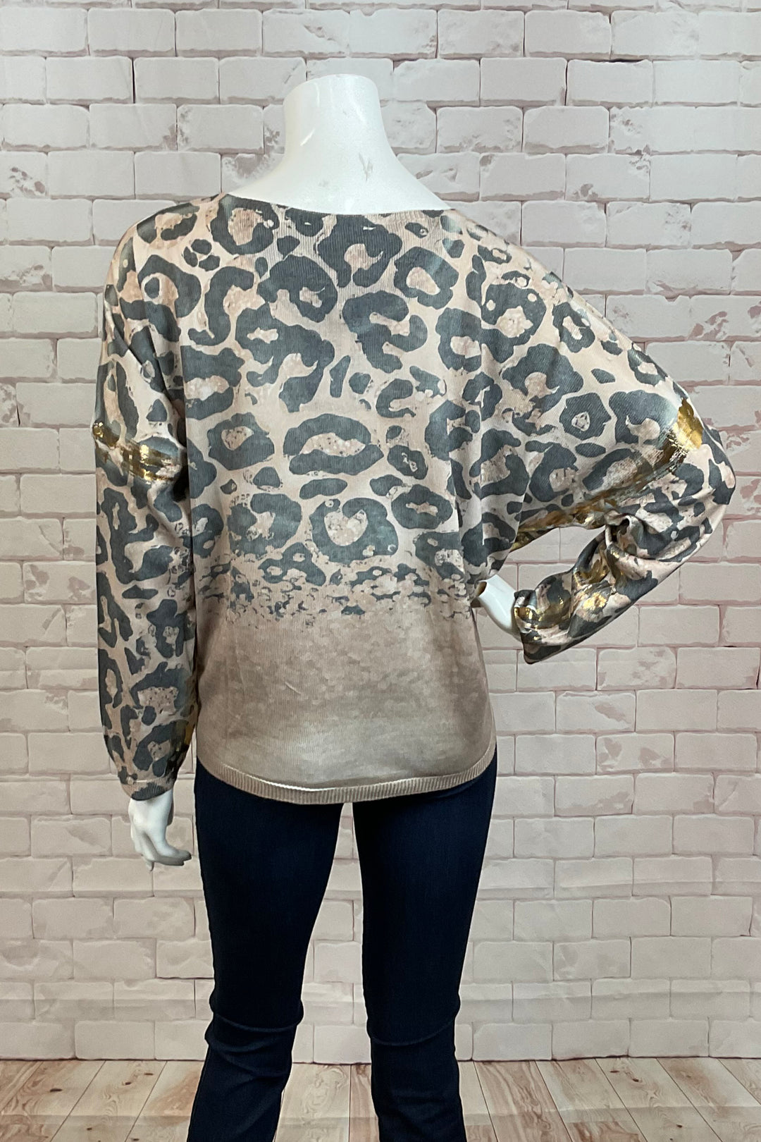 ANIMAL SPOTS DOLMAN TOP