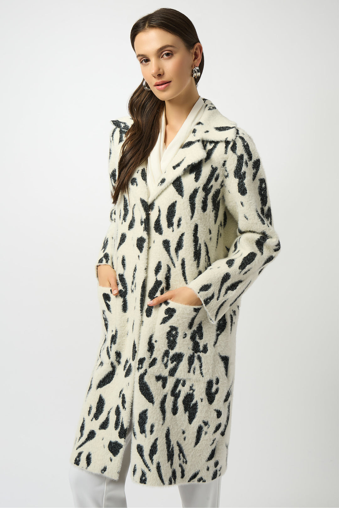 FEATHER YARN ANIMAL COAT WITH FAUX FUR