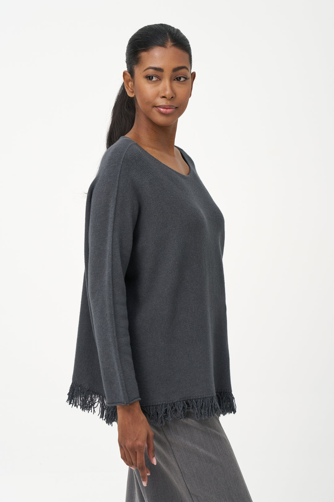 LS SWEATER TOP WITH FRINGE HEM