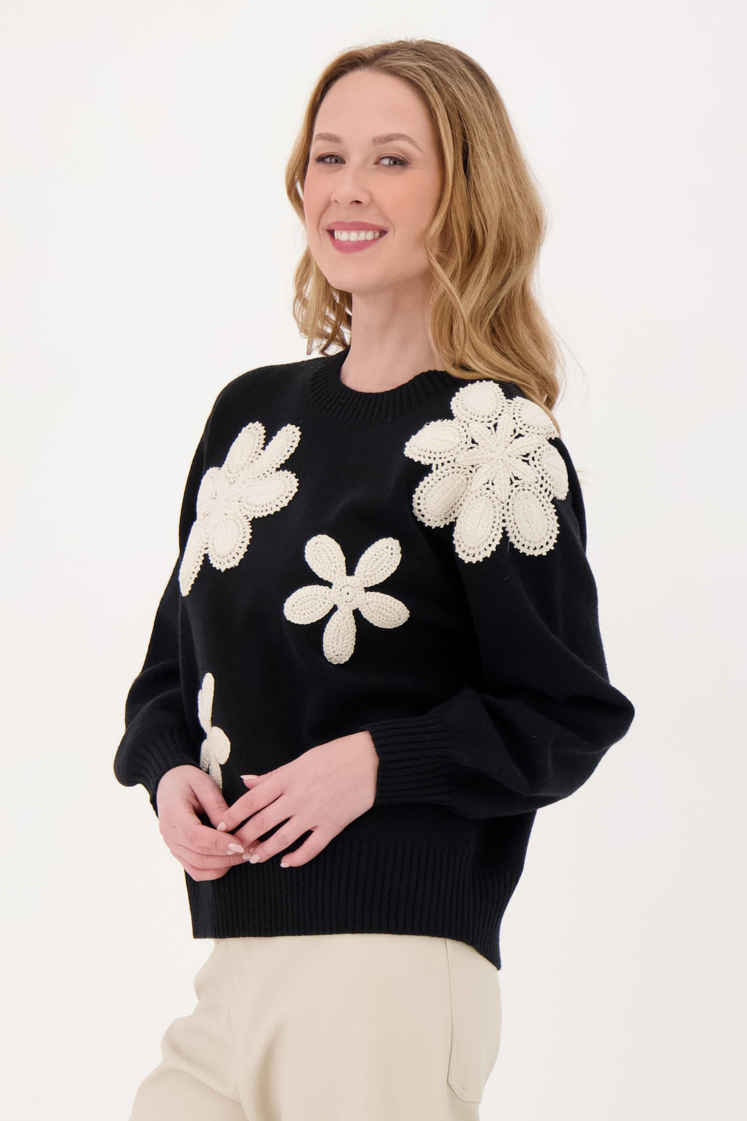 SWEATER WITH CROCHET FLOWERS