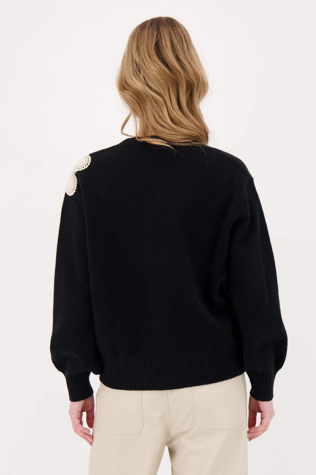 SWEATER WITH CROCHET FLOWERS