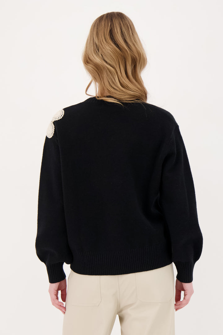 SWEATER WITH CROCHET FLOWERS