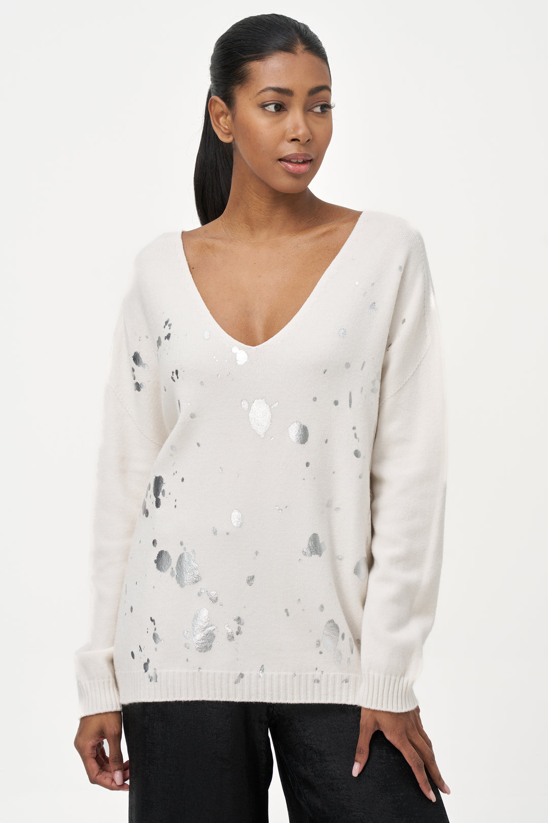 M ITALY Fall 2025 
 The relaxed fit and light sweater material make it perfect for just about any occasion. 