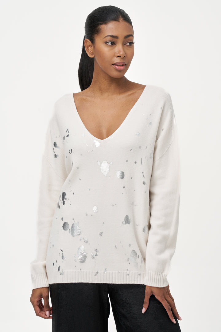 M ITALY Fall 2025 
 The relaxed fit and light sweater material make it perfect for just about any occasion. 